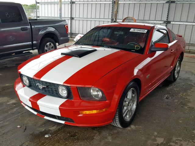 Ford Mustang GT Coupé 2007 Rot